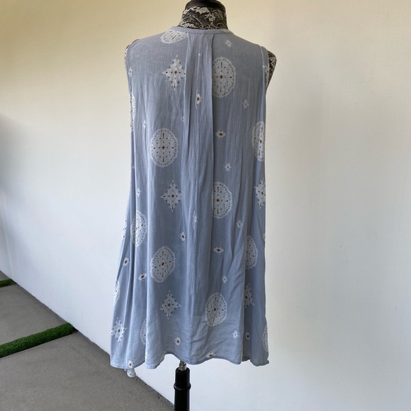 Light Blue Sleeveless Top by Free People size Medium - Picture 2 of 6